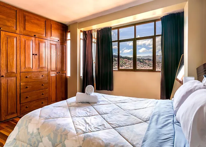 Inti Qhawa With Views Of The Andes In Historic Center *
